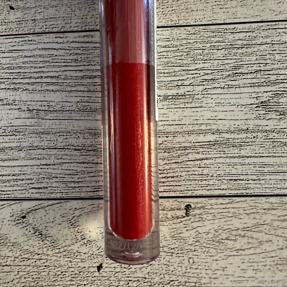 🌵 3/$15 Revlon Tomato 050 liquid lipstick (see description)